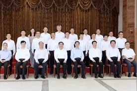 同济大学附属同济医院第九批援麻栗坡县医疗队队长陈莹受到上海市委书记李强接见图片