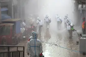 重庆万州五桥河日前遭遇洪水 现场清淤消杀工作正在进行视频封面