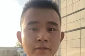 从军回眸，你看我几分像从前？图片