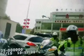 菏泽城区上演急速救援！铁骑霸气开道，市民暖心让行图片