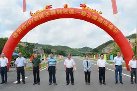 梧州207国道东绕城过境一级公路正式建成通车图片