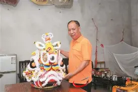 石龙麒麟制作：百年传统技艺 有了“后浪”接力图片