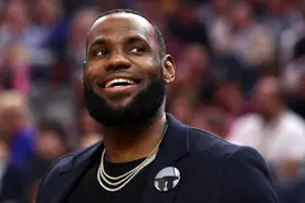 34人竞拍，184.5万美元成交！NBA巨星勒布朗·詹姆斯球星卡创拍卖纪录图片