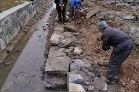 以工代赈助力脱贫攻坚的“发改实践”图片