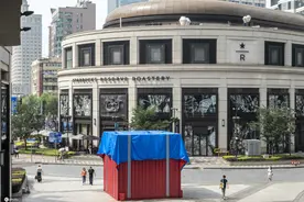 特斯拉牵手《和平精英》搞事情 神秘空投箱空降上海闹市图片