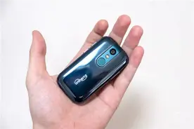 仅3英寸 不足千元 Jelly 2小屏手机上架图片