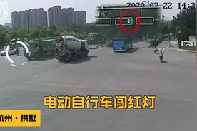 杭州一电动车骑行者数次违反交通规则，终究付出代价图片