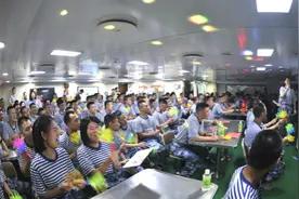 豪情飞扬护航路！海军第35批护航编队举办“唱响亚丁湾·激荡护航情”歌咏会图片