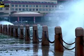 烟台暴雨实拍视频：风大！主播出镜站不稳；雨急！海边巨浪两米高图片