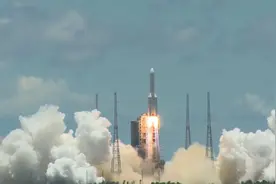 现场实拍！天问一号探测器在文昌成功发射，7个月后将抵达火星视频封面