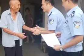 见义勇为！勇救落水男童的九旬大爷拿到证书了图片