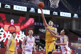 三分球平个人记录 李京龙助广厦大胜吉林图片