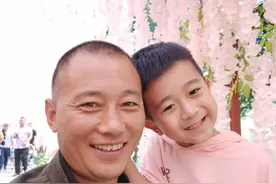 抗疫志愿者之子漏斗胸急需治疗，家属发起网上筹款图片