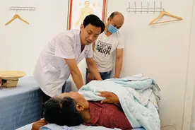 济宁这位盲人按摩师傅不简单，全国大赛上获得了第一名图片