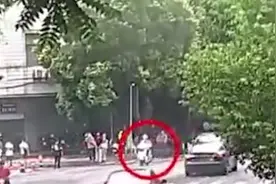 大爷网购全套装备假扮交警：骑车没人敢碰我图片