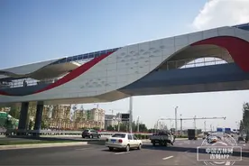 长春东方广场旁新建一人行过街天桥 看这颜值怎么样图片