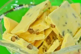 周末美食DIY | 消暑甜品百香果炒酸奶，在家做起来图片
