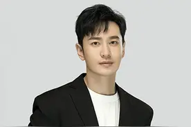 黄晓明：人生中场，继续乘风破浪图片