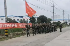 20岁！19岁！当这些抗洪战士说出自己的年龄图片