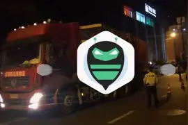 成都美领馆关闭前夜：五辆卡车载集装箱驶出，众多市民围观搬家视频封面