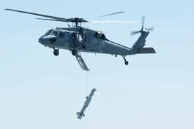 美海军直升机误投反水雷吊舱 所幸未造成人员伤亡图片