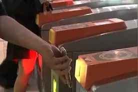即日起，成渝两地轨道交通一码通乘视频封面