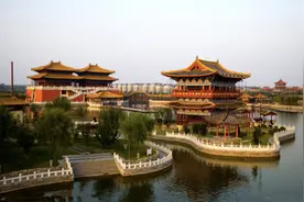 梦回大宋繁华——清明上河园图片