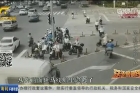 险！南宁一女子骑车时“全副武装”防晒，差点丢命图片