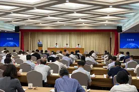 打造数字化转型标杆，上海一批工业互联网平台无人工厂开建图片