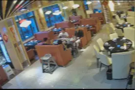 109秒 | 4个“精神”小伙儿组团来吃霸王餐 饭店老板：没见过这样的……图片