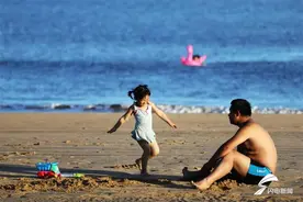 组图｜炎炎夏日 跟着镜头畅游威海南海新区万米金滩图片