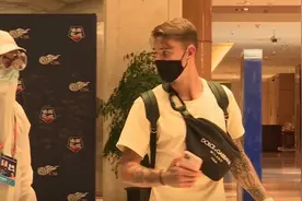 体坛快车丨鲁能外援格德斯抵达大连赛区 中甲二次转会窗明晨关闭图片