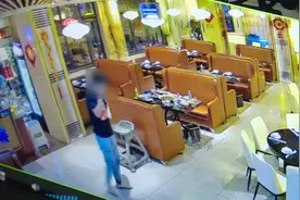 四小伙饭店吃霸王餐！监控曝光后主动自首并上门结账图片