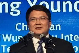 “在家里，他留给我的就是一个背影，我留给他的就是一盏灯……”王友农这个名字，永远刻在了邮轮港口图片