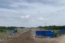 农田借出成垃圾填埋场惹出烦心事，当地已叫停，运输方承诺处理图片