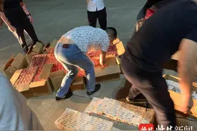 假“黄金叶”“软中华”，假“五粮液”和“茅台”句容公安捣毁两个制假窝点图片