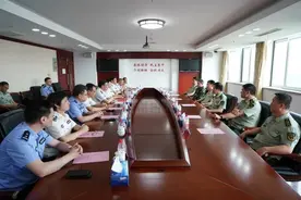 上海市监狱管理局“八一”前夕走访慰问武警上海总队图片