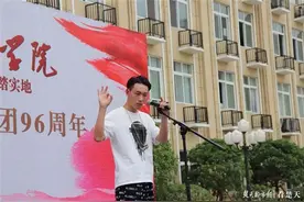 提前实习、面试演练，这所学校58名学生签约武汉铁路局图片