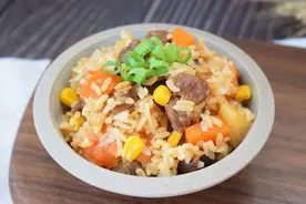 牛肉蔬菜焖饭：超级简单，0失败，厨房小白也能炫手艺图片