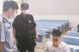 高价找人代考专升本 应试大学生被同场考生举报图片