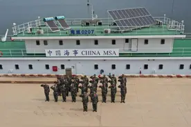 大港民兵海上搜救连开展应急演练庆祝建军93周年图片