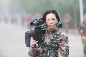 厉害了！她竟是这样的“女枪王”图片