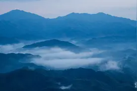 巍巍泉峰冠，悠悠天堂湖图片