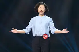 她曾是模范女兵，为爱退伍后，如今是最美军嫂图片