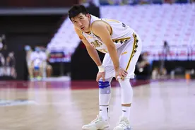 纵观CBA│孙铭徽张庆鹏的不甘中，窥见生死战的热血与残酷图片
