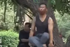 沈阳大爷专注15年“上吊式”锻炼，乍一看怪吓人的！专家紧急提醒图片