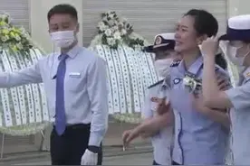 她的痛哭，令人心碎图片
