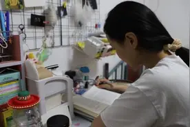 对话无缘清北学霸的母亲：女儿接受港大邀请，有百万奖学金视频封面