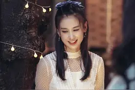 红人馆 | 黄圣依不甘心做一个美女，她还要很幽默图片