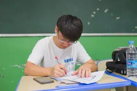 当年仅超一分进入天大，现在高数100，大物99…专业第一逆袭的大学生活是什么样？图片